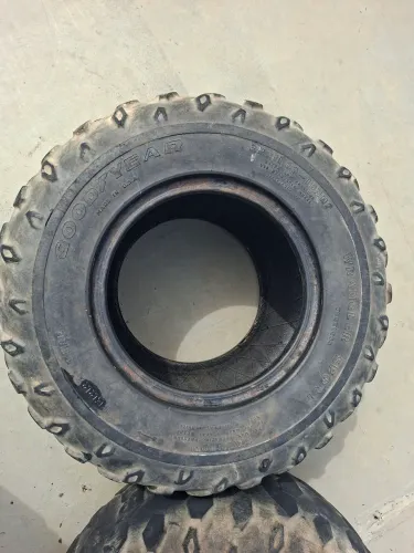 Par pneus traseiros quadriciclo polaris 22x11.00 aro 10