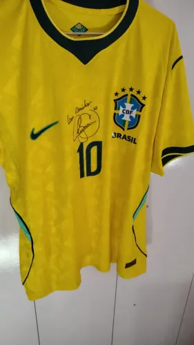 Camisa oficial jogador Seleção Brasileira autografada pelo Neymar