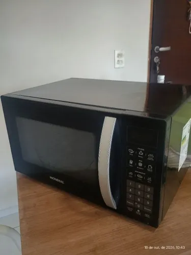 Micro-ondas de Bancada Mondial 21L MO-01-21-B Tira Odor 1200W Preto 220v