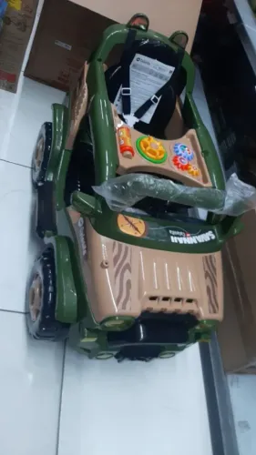 Carrinho de passeio e pedal Jeep Calesita