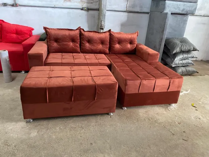 Sofás chaise com puff grande 