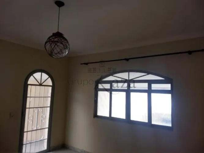 Casa/Sobrado - Jardim América - 3 Dormitórios - 150m².