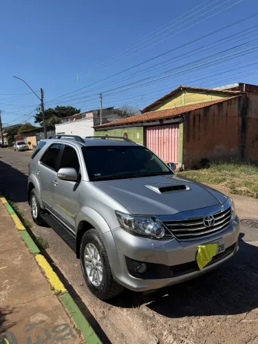 Toyota Hilux SW4 SRV D4-d 4X4 3.0 TDI Dies. AUT 2015