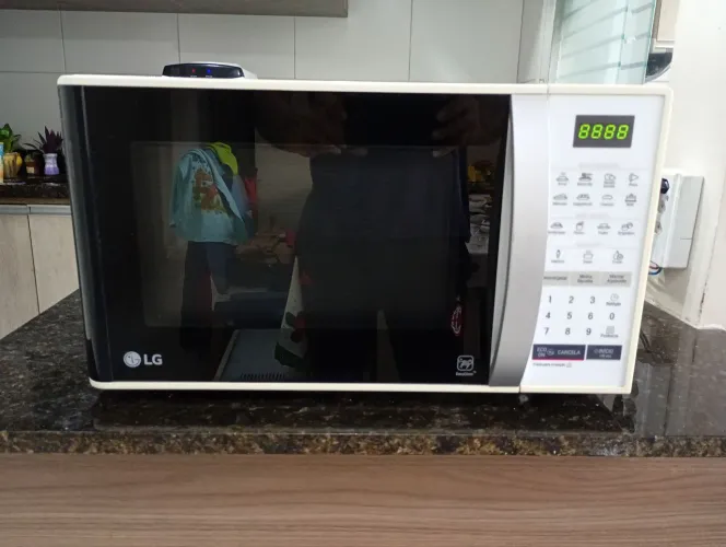 Microondas LG EasyClean 23 Litros 127 Volts 