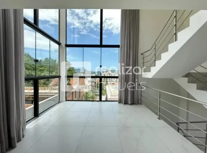 Casa em Condomínio com 5 Quartos na Trindade - Florianópolis