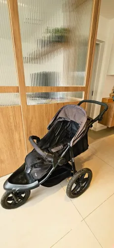 Carrinho de Bebê Infanti Flux - muito conservado