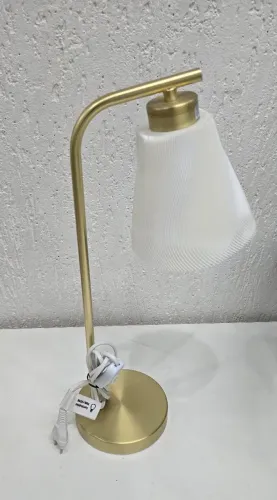 LUMINÁRIA DE MESA HALLEY