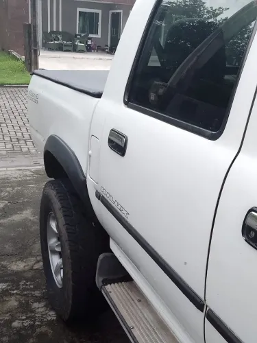 Toyota Hilux CD SRV 4X4 3.0 8V 116cv TB Diesel 2002