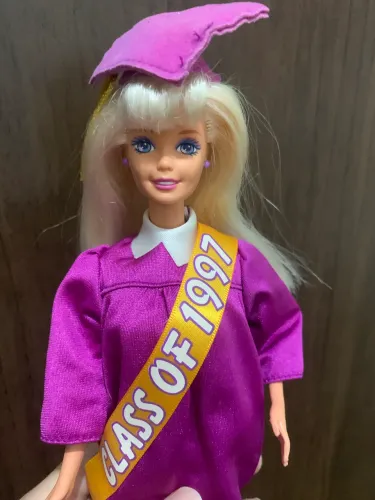 Boneca Barbie antiga Class of 1997