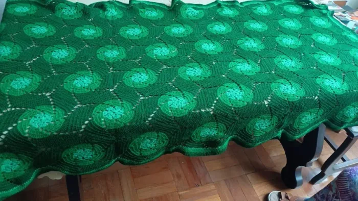 Toalha de Mesa Retangular Crochê Artesanal Grande Verde - 6/8 Lugares - Ponto Cata-Vento