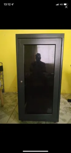 Rack de Piso 24U por 670mm Preto