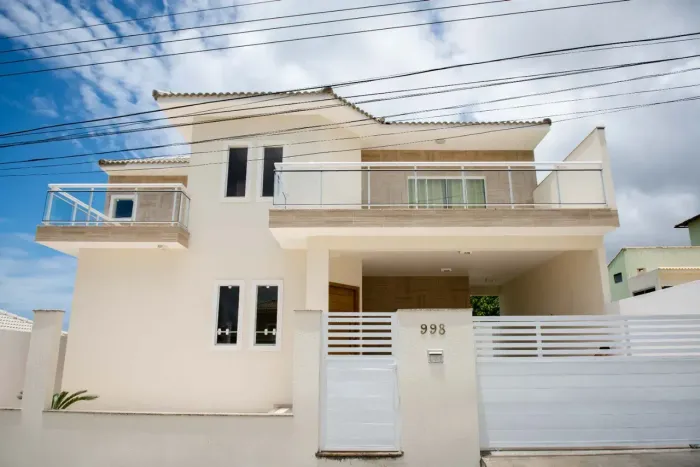 Casa para venda possui 197 metros quadrados com 4 quartos em Peró - Cabo Frio - Rio de Jan