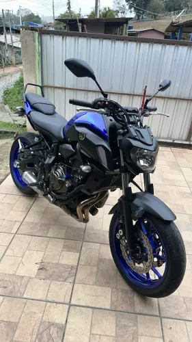 Vendo mt 07 moto ótimo estado