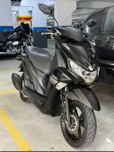 VENDO ESSA FLUO 125 ANO 2023