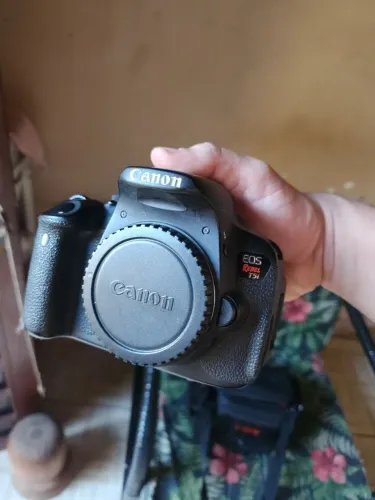 Vendo ou troco canon t5i 