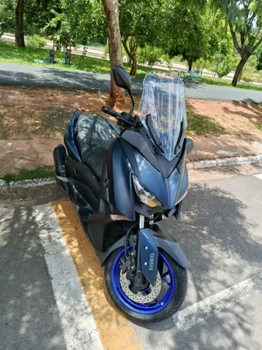 XMax 250 2023, único dono, ótimo preço!