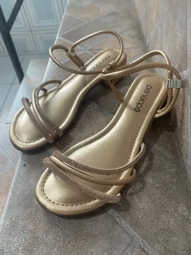 Sapato semi novo 35