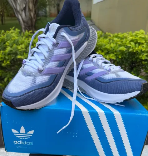 Tenis esportivo feminino