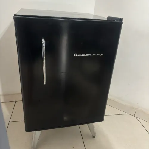 Frigobar RETRÔ preto - Brastemp