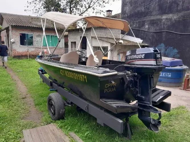 Barco em ótimo estado de conservação