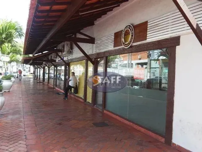 Loja de esquina, no famoso Boulevard Canal, Centro de Cabo Frio