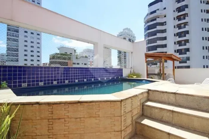 Duplex para aluguel e venda com piscina privativa em Santa Cecília/Higienópolis