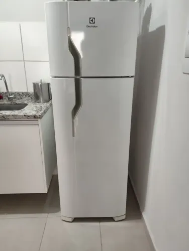 Geladeira Electrolux Cycle Defrost 260L Super Freezer Duplex Branca