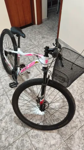 Vendo bicicleta feminina novinha