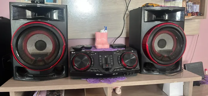Som LG xboom cj98. 1.800 rms