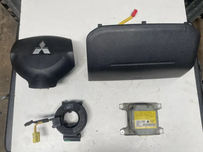 KIT PAINEL PAJERO TR4 2012