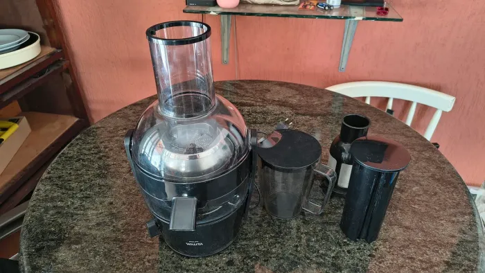 Extrator de Sucos Centrífuga Walita