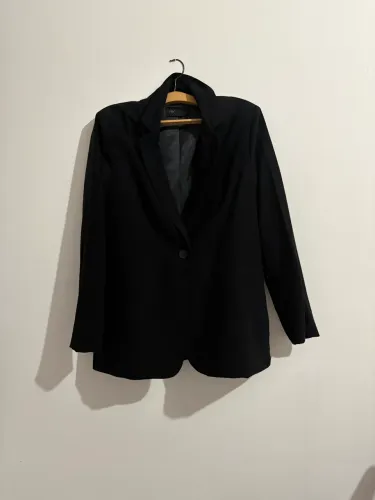 Blazer preto, tamanho 40, usado uma vez