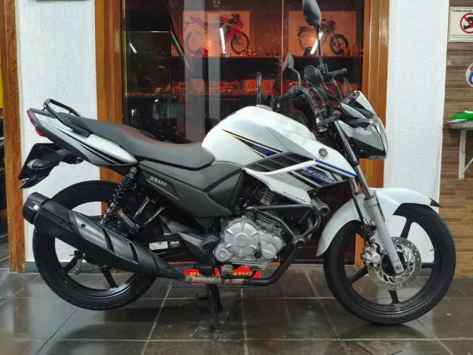 YAMAHA FAZER 150 SED 2015 IMPECÁVEL