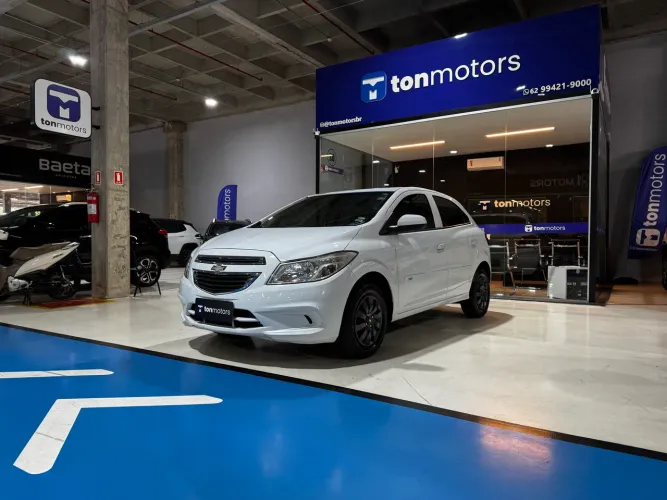 Chevrolet Onix Hatch LS 1.0 8V Flex Power Mec. 4P 2015