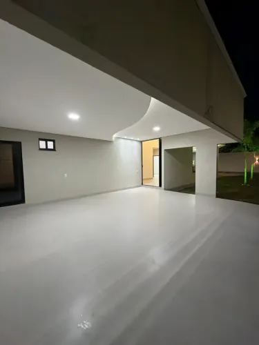 Casa 3/4 com suite - Esquina - com piscina