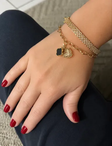 Bracelete com pulseira e pingente