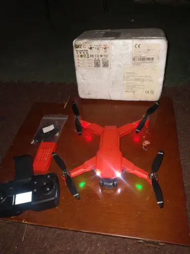 Drone L900 PRO COM GPS ELICES RESERVAS BATERIA RESERVAS todo novo perfeito pouco usado.