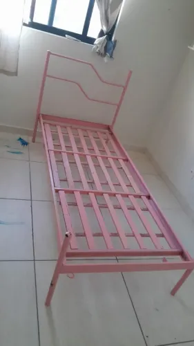 Cama de ferro solteiro
