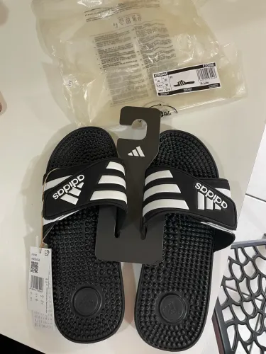 Chinelo adidas