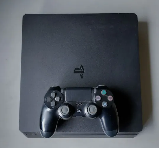 PLAYSTATION 4 SLIM 500 GB + JOGOS