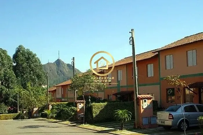 Sobrado condomínio fechado Jaraguá 5 dormitórios, 2 vagas e lazer completo