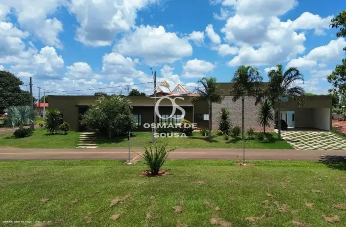 Casa de alto padrão em condomínio fechado em Cesário Lange-SP