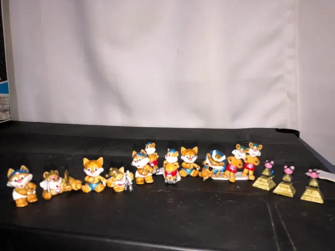 Lote Coleção Kinder Ovo 1997 Piramiau Miaugípcios Gatos do Egito + Pirâmides 14 peças
