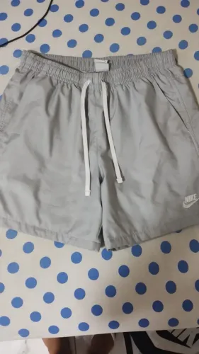 Short Nike praia cinza
