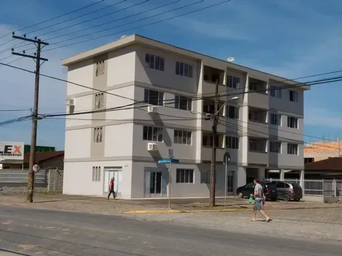 Sala comercial com 80 m² no Santo Antônio - Joinville - SC