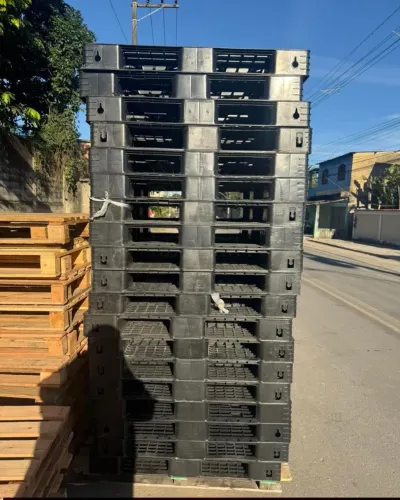 Paletes de plástico ótimo pra armazenamento