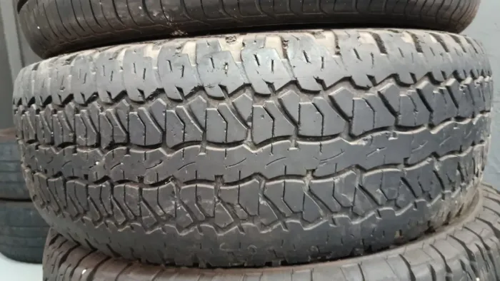 Pneu 265/70/16 