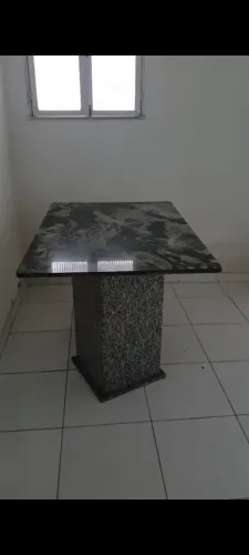 Mesa de Mármore/granito linda e Super resistente.   