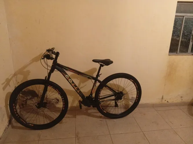 Bicicleta Colli Seminova - Freio Shimano | R$ 2.000<br>