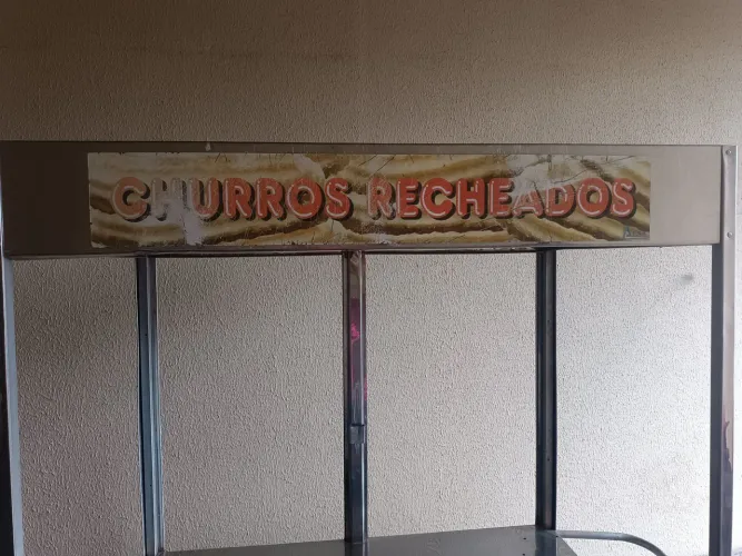 Vende-se esse carinho de churros